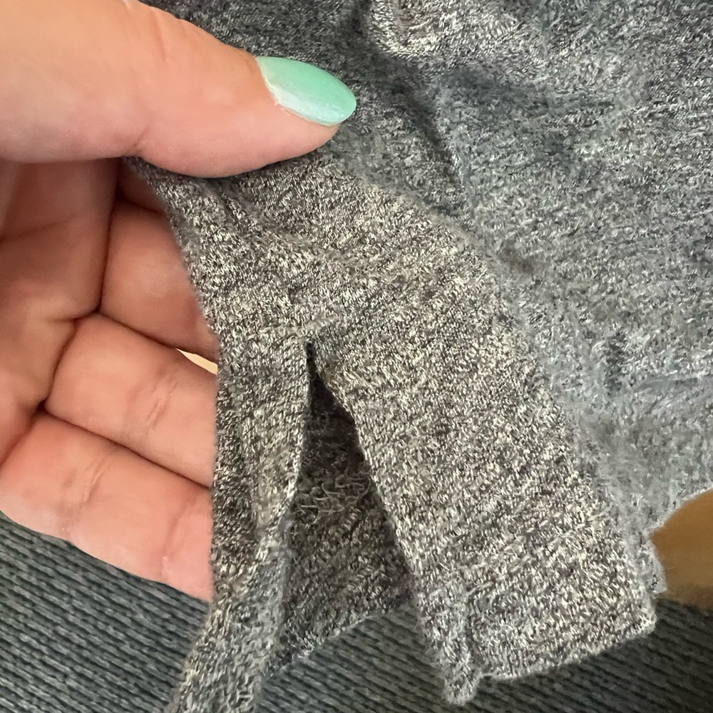 Madewell v neck pocket tee - Picture 3 of 4